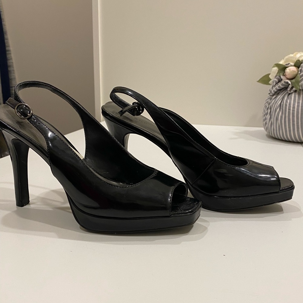 Black patent peeps